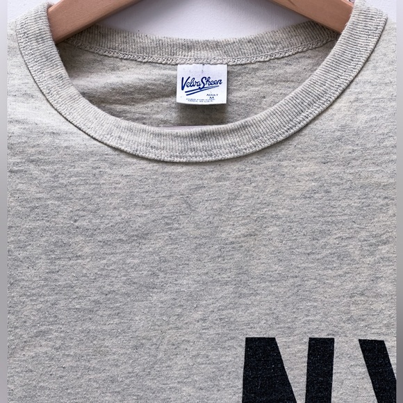 VELVA SHEEN 2 TONE NY BASEBALL T-SHIRT - Picture 2 of 2